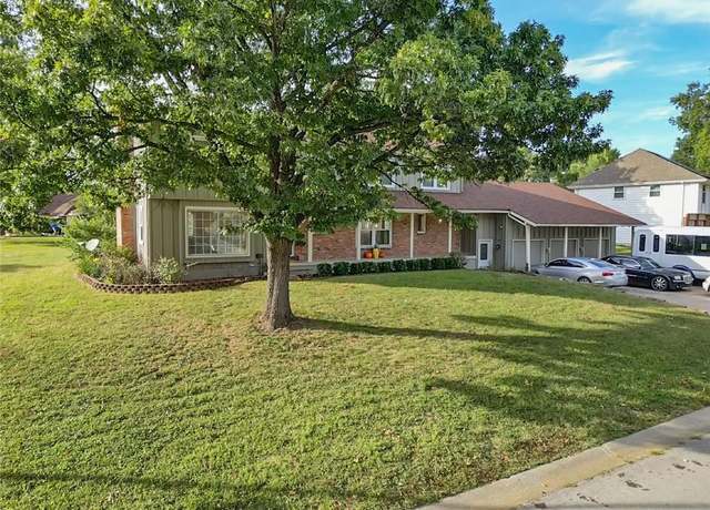 Property at 9526 Olmstead Rd, Kansas City, MO 64134, 4 beds, 3.5 baths