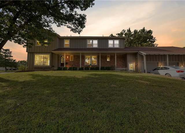 Property at 9526 Olmstead Rd, Kansas City, MO 64134, 4 beds, 3.5 baths