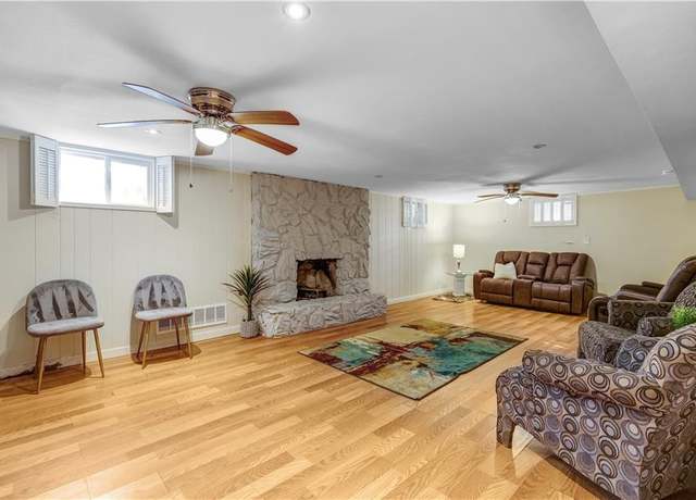 Property at 9526 Olmstead Rd, Kansas City, MO 64134, 4 beds, 3.5 baths