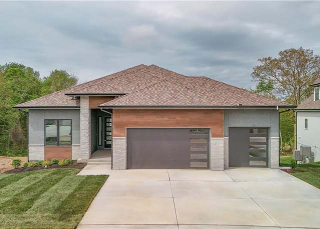 Property at 5114 Montebella Dr, Riverside, MO 64150, 5 beds, 4 baths