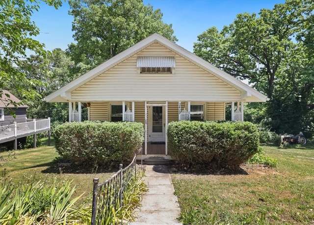 Property at 2429 S 13th St, Kansas City, KS 66103, 3 beds, 1 bath