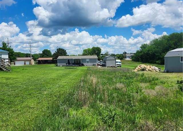 Property at 26 Shady Ln, Linn Valley, KS 66040