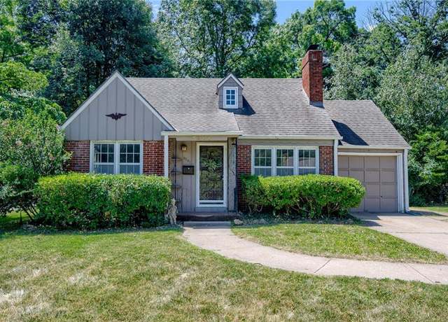 Property at 5301 Sycamore Dr, Roeland Park, KS 66205, 3 beds, 2.5 baths