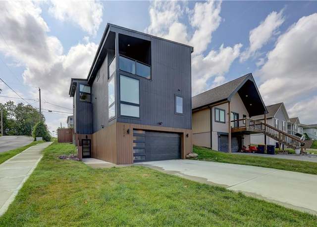 Property at 2028 Olive St, Kansas City, MO 64127, 4 beds, 3.5 baths