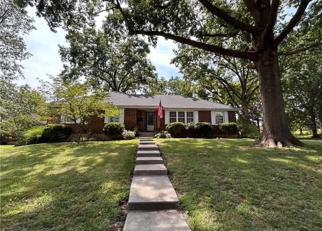Property at 9501 E 30th St S, Independence, MO 64052, 3 beds, 4 baths