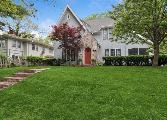 Property at 10 E 69th St, Kansas City, MO 64113, 3 beds, 1.5 baths