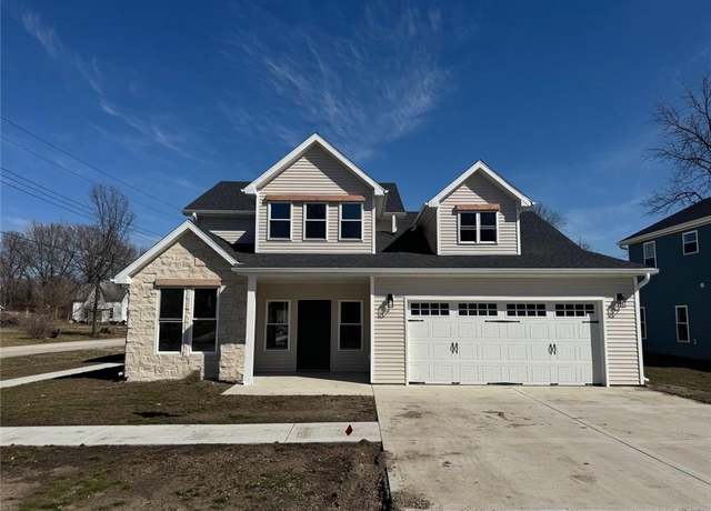 Property at 305 N Prairie St, Hamilton, MO 64644, 4 beds, 2.5 baths