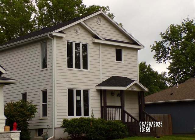 Property at 608 S Locust St, Ottawa, KS 66067, 2 beds, 2 baths