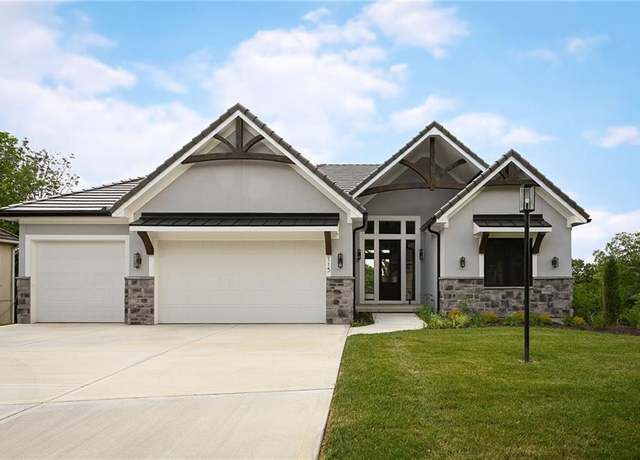 Property at 115 Teton Rdg, Lake Winnebago, MO 64034, 4 beds, 3 baths