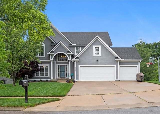 Property at 1129 Redwood Pl, Liberty, MO 64068, 5 beds, 4.5 baths