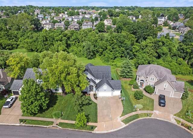 Property at 1129 Redwood Pl, Liberty, MO 64068, 5 beds, 4.5 baths