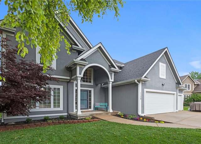 Property at 1129 Redwood Pl, Liberty, MO 64068, 5 beds, 4.5 baths