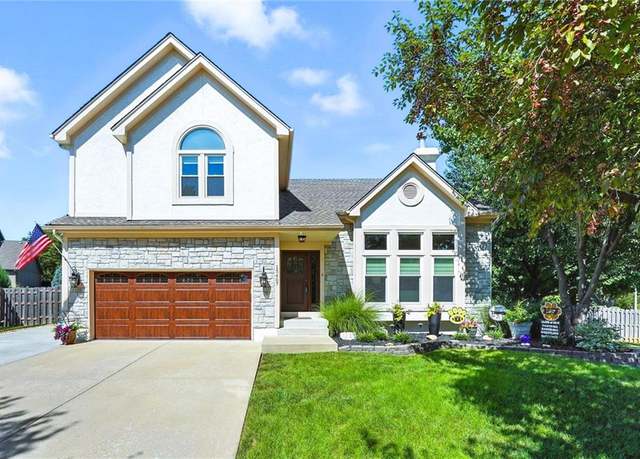 Property at 15407 Maple St, Overland Park, KS 66223, 4 beds, 3 baths