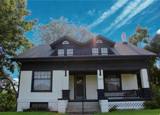 Property at 300 N Monroe St, Oregon, MO 64473, 5 beds, 3 baths