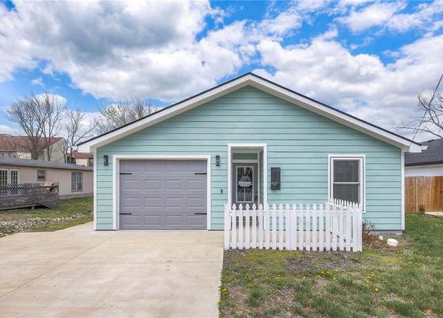Property at 410 Lincoln Ave, Osawatomie, KS 66064, 3 beds, 2 baths