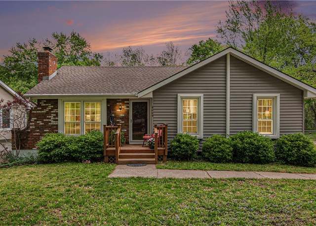 Property at 8009 N Brooklyn Ave, Kansas City, MO 64118, 3 beds, 2.5 baths