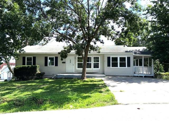 Property at 2017 E 83rd Ter, Kansas City, MO 64132, 3 beds, 2 baths