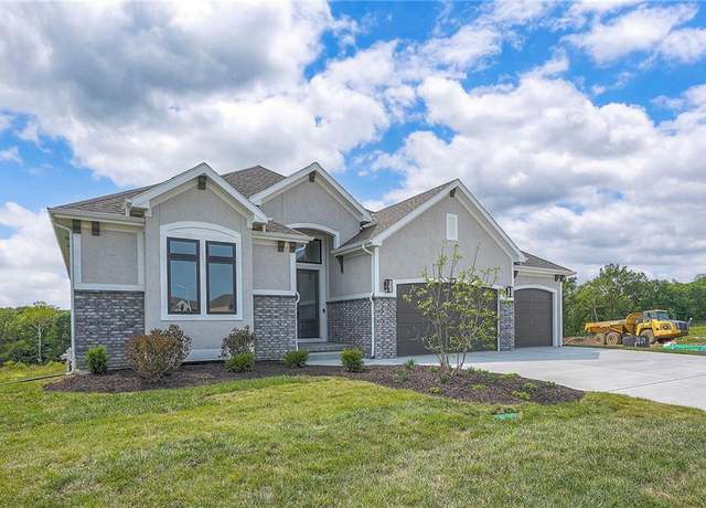 Property at 8212 NW 89th Ter, Kansas City, MO 64153, 4 beds, 3.5 baths
