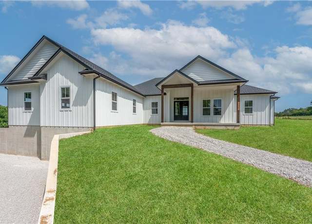 Property at 19657 Mather Rd, Sedalia, MO 65301, 5 beds, 3.5 baths