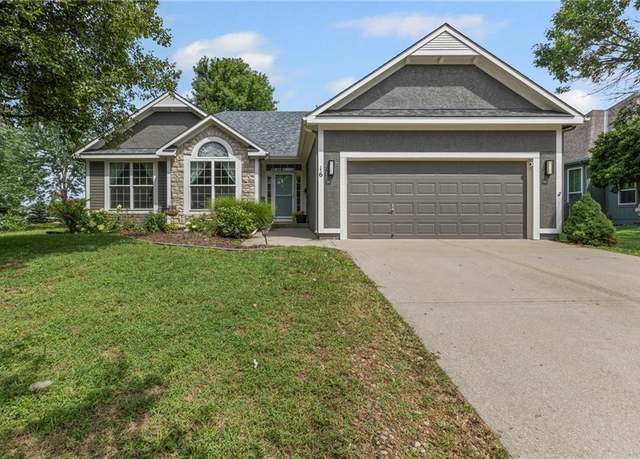 Property at 16 Holly Ln, Paola, KS 66071, 3 beds, 2 baths