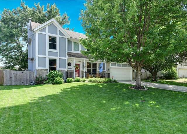 Property at 8215 W 150th St, Overland Park, KS 66223, 4 beds, 2.5 baths