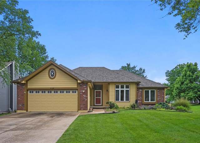 Property at 409 SW Cole Younger Dr, Lee's Summit, MO 64082, 3 beds, 2.5 baths