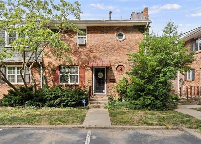 Property at 8314 Hadley St, Overland Park, KS 66212, 3 beds, 2.5 baths