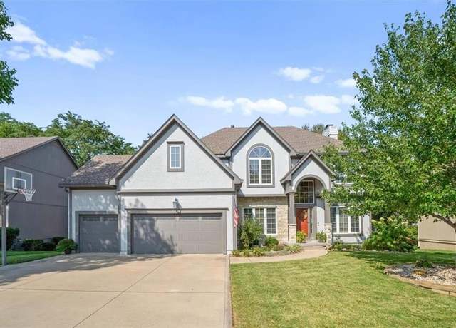 Property at 5808 NE Coral Dr, Lee's Summit, MO 64064, 4 beds, 4 baths
