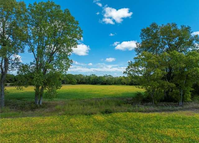 Property at 878 E 750th Rd, Lawrence, KS 66047, 2 beds, 2 baths
