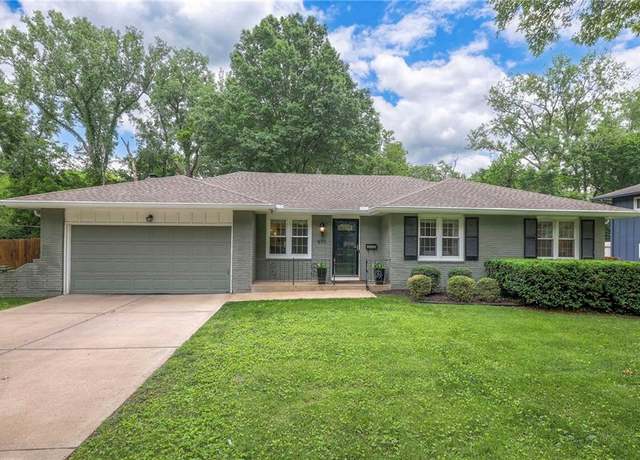 Property at 9711 Roe Ave, Overland Park, KS 66207, 3 beds, 2.5 baths