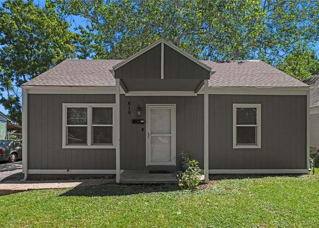 Property at 819 S Huttig Ave, Independence, MO 64053, 4 beds, 2 baths