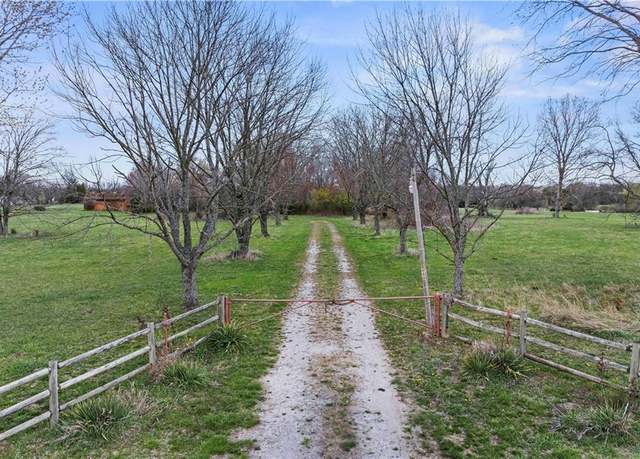 Property at 2840 W 171st St, Overland Park, KS 66085