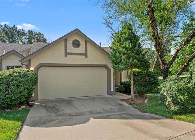 Property at 1435 Applegate Ct, Lawrence, KS 66049, 2 beds, 2 baths