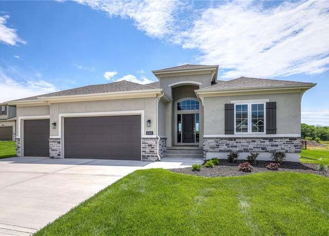 Property at 2606 SW Tracker Ln, Lee's Summit, MO 64082, 4 beds, 3.5 baths