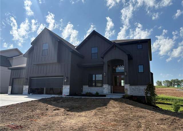 Property at 13535 NE 114th Pl, Kearney, MO 64060, 4 beds, 3.5 baths