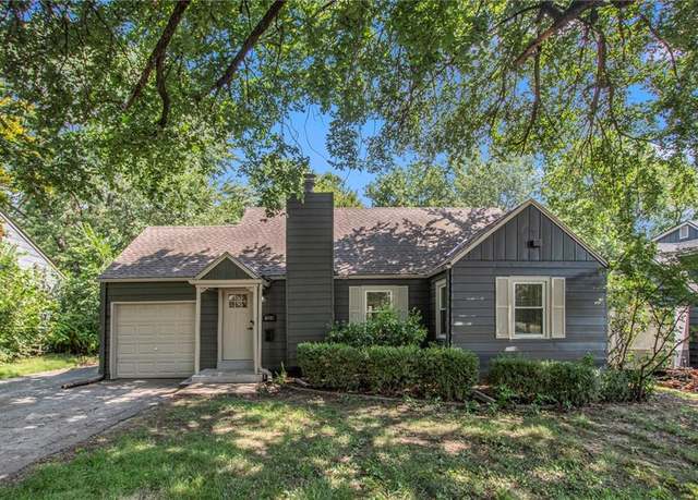 Property at 8137 Ward Pkwy, Kansas City, MO 64114, 4 beds, 2.5 baths