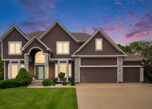 Property at 709 SW Derby Dr, Lee's Summit, MO 64081, 6 beds, 4.5 baths