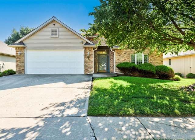Property at 3413 S Victoria Dr, Blue Springs, MO 64015, 2 beds, 3 baths