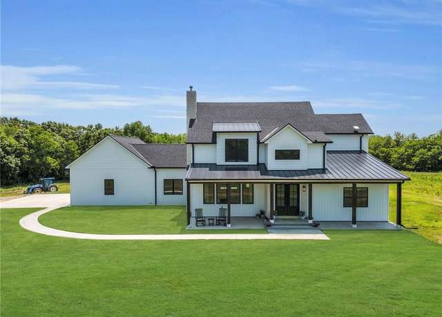 Property at 21851 179th St, Tonganoxie, KS 66086, 7 beds, 5.5 baths