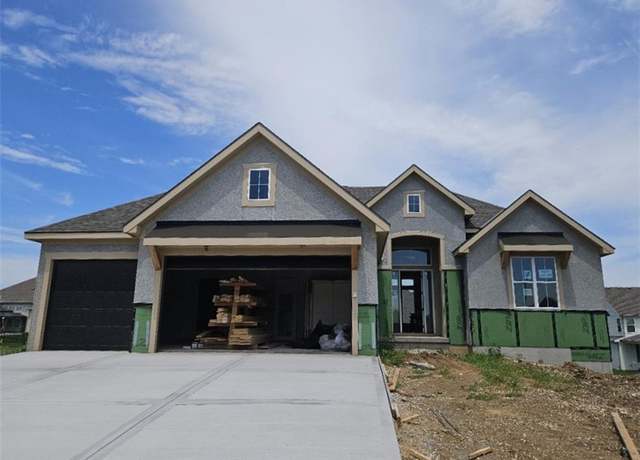 Property at 4275 Lake Shore Ct, Basehor, KS 66007, 4 beds, 3 baths