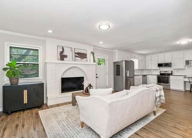 Property at 2427 N 83rd Ln, Kansas City, KS 66109, 3 beds, 2 baths