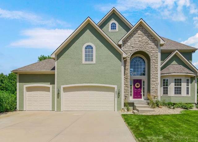 Property at 16211 S Locust St, Olathe, KS 66062, 5 beds, 4 baths
