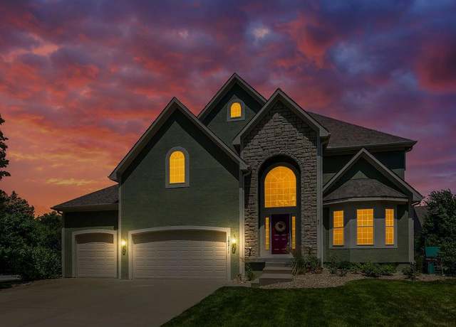 Property at 16211 S Locust St, Olathe, KS 66062, 5 beds, 4 baths