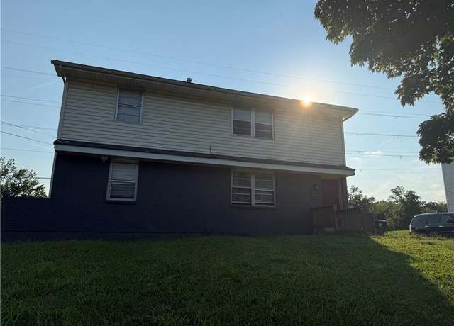 Property at 6936 Ewing Ave, Kansas City, MO 64133, 6 beds, 2 baths