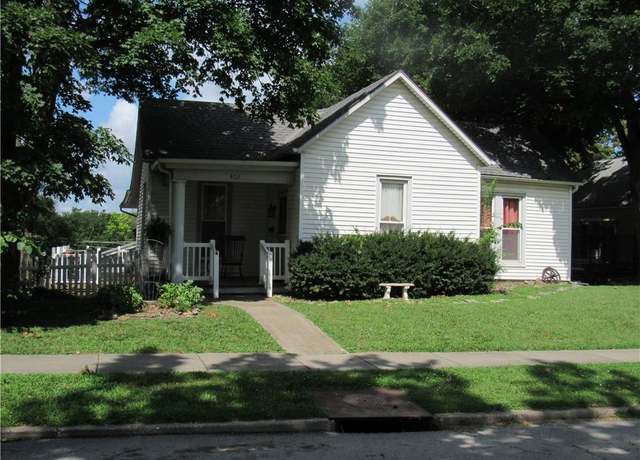 Property at 402 N Independence St, Harrisonville, MO 64701, 3 beds, 2 baths