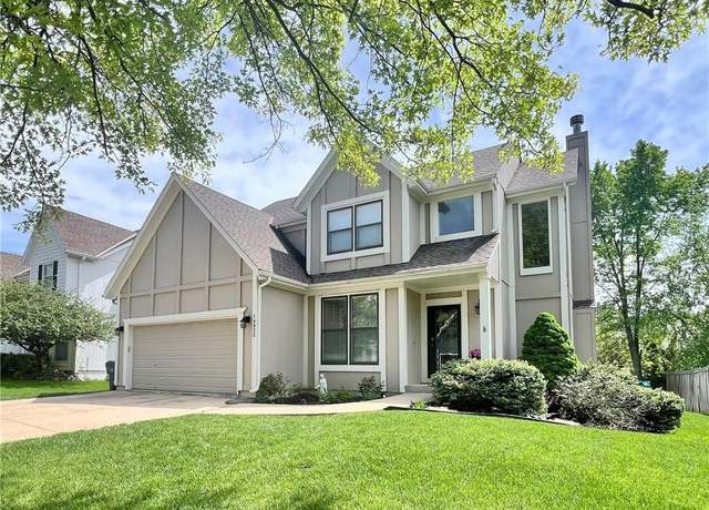 Property at 18825 W 117th St, Olathe, KS 66061, 3 beds, 2.5 baths
