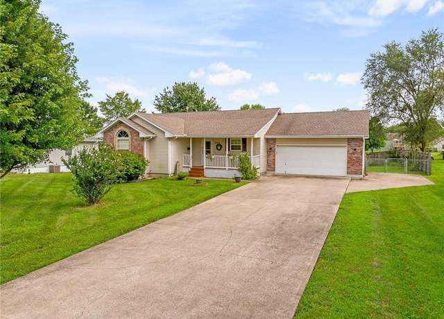 Property at 306 E Lawn St, Odessa, MO 64076, 3 beds, 3 baths