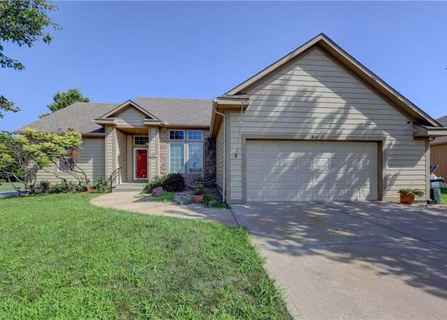 Property at 400 E Pawnee Ln, Gardner, KS 66030, 5 beds, 3 baths