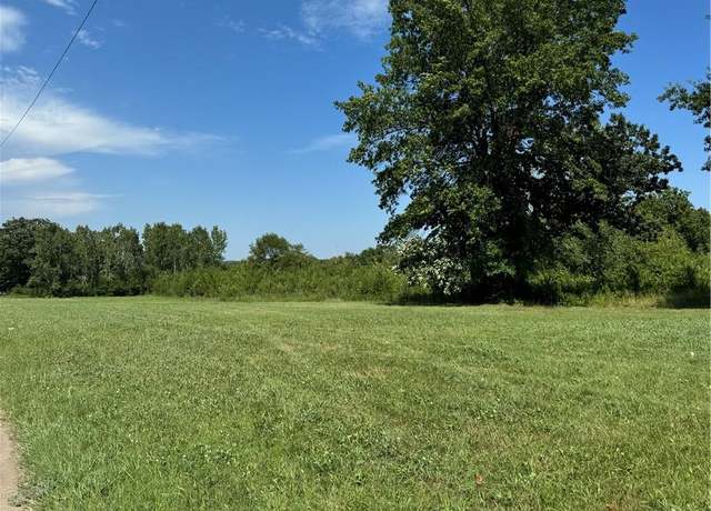 Property at 802 SE 17th St, Topeka, KS 66607