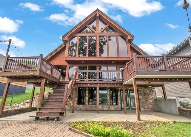 Property at 27 Beach Dr, Lake Tapawingo, MO 64015, 4 beds, 3.5 baths